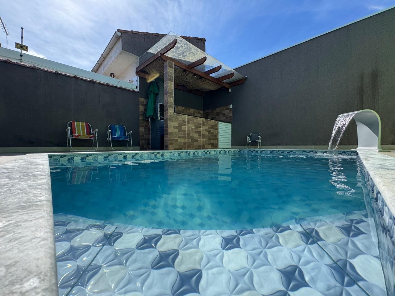 Casa com piscina no Jardim Nova Peruíbe, Peruíbe